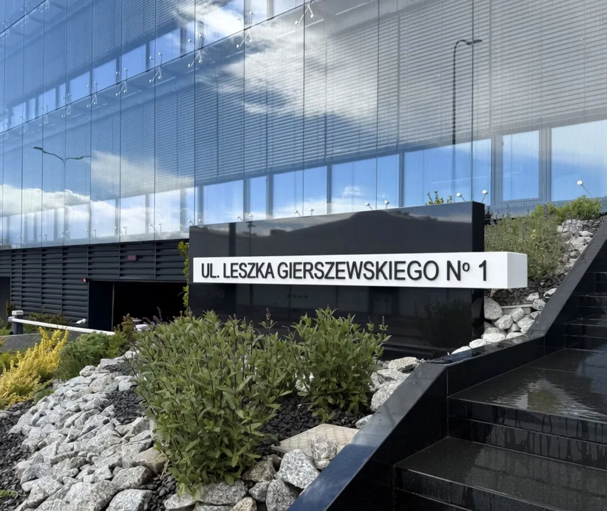 Ingresso del quartier generale Drutex a Bytów, in Polonia